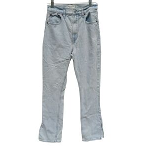 Abercrombie & Fitch The Slim Straight Ultra High Rise Size 26/2 Light Wash Slit